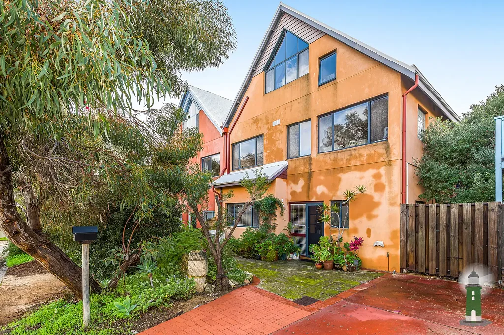 2/6 Bottrill Street, Hamilton Hill, WA 6163