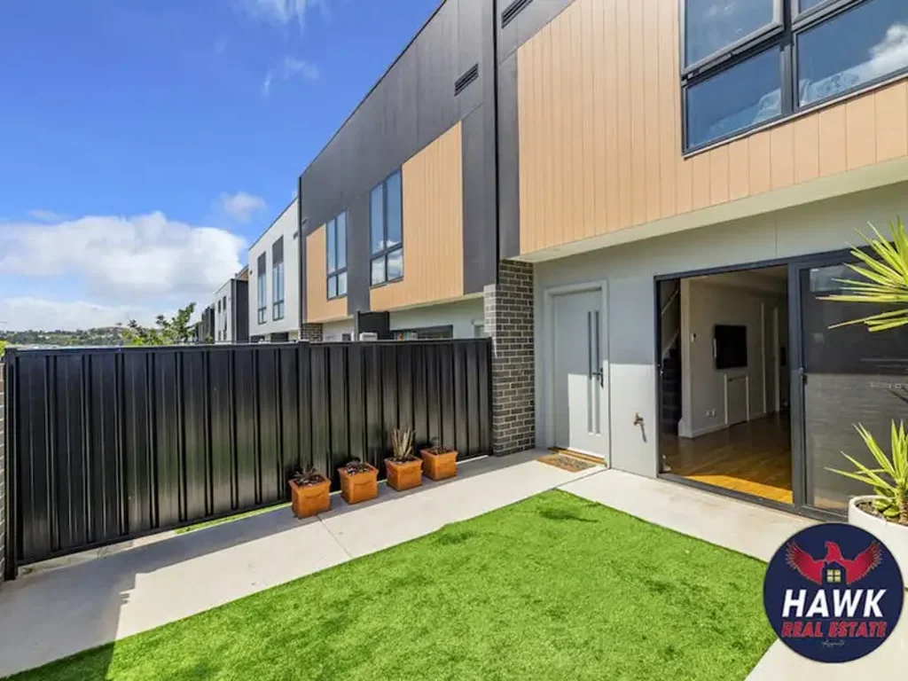 Coombs 3房  Modern Style Townhouse & Great Location