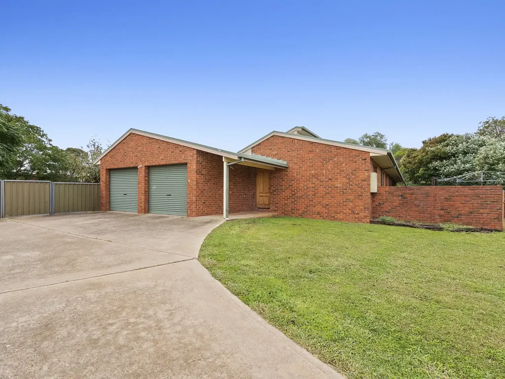 Corowa 4房  Family home on a 1832sqm allotment