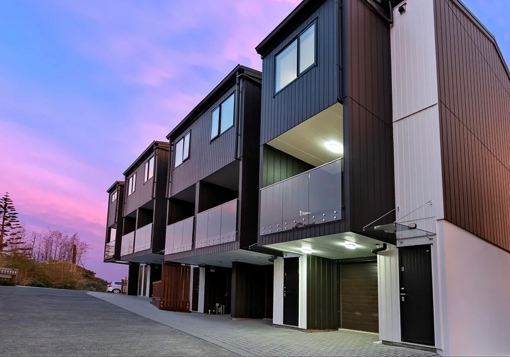Bayview 3部屋 Quality Craftsmanship Meets Contemporary Style