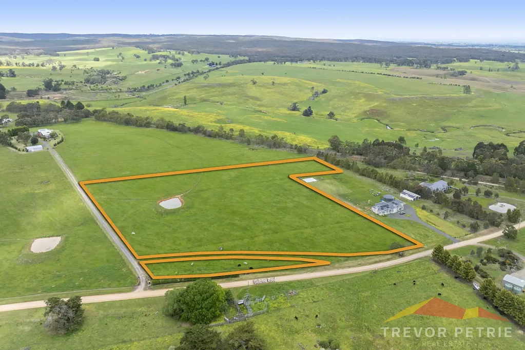 Newtown  Your Rural Lifestyle Dream Awaits