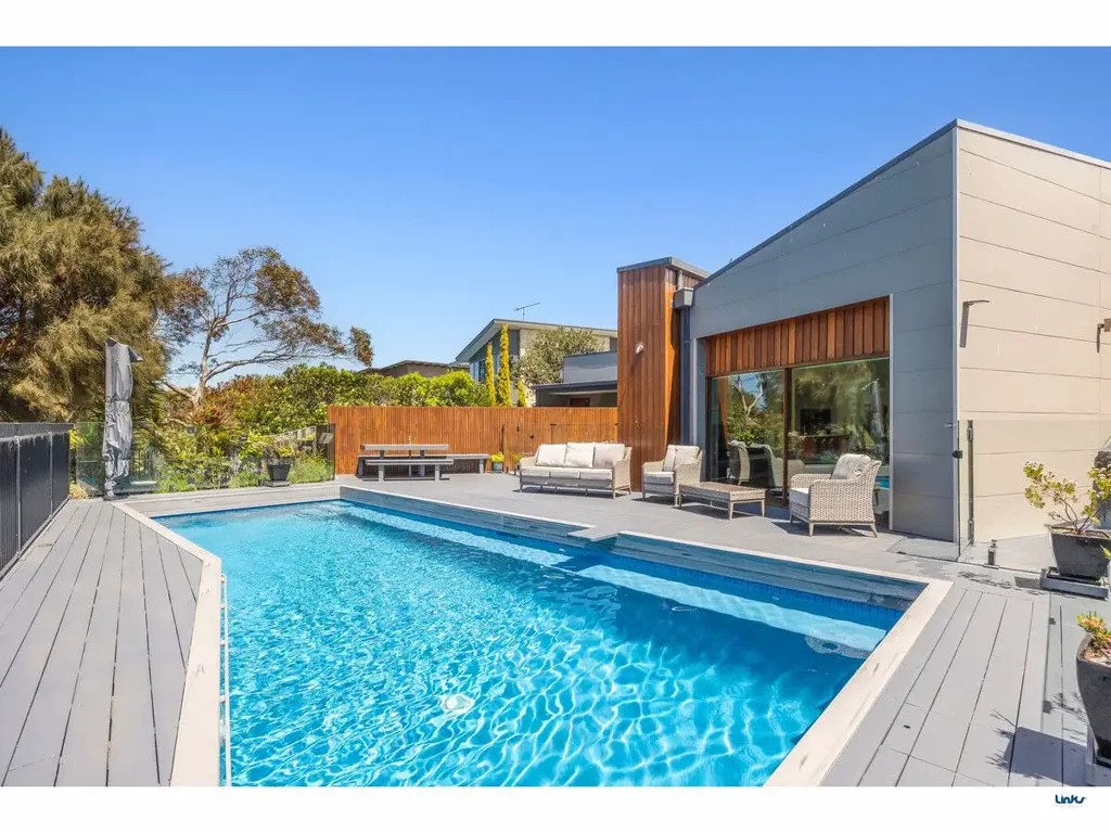 Torquay 4બેડરૂમ Iconic Kennedy Nolan Design with Front-Row Golf Course Living