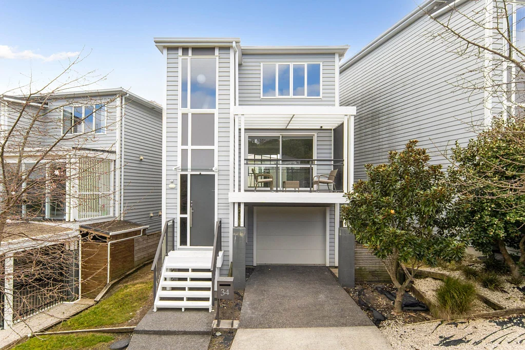 Flat Bush 4 Slaapkamer Contemporary Living - Space Style & Family Appeal