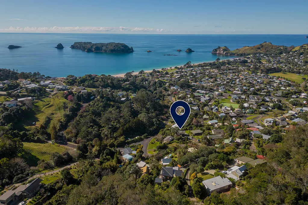 Hahei 4chambre Beachside charm - endless potential
