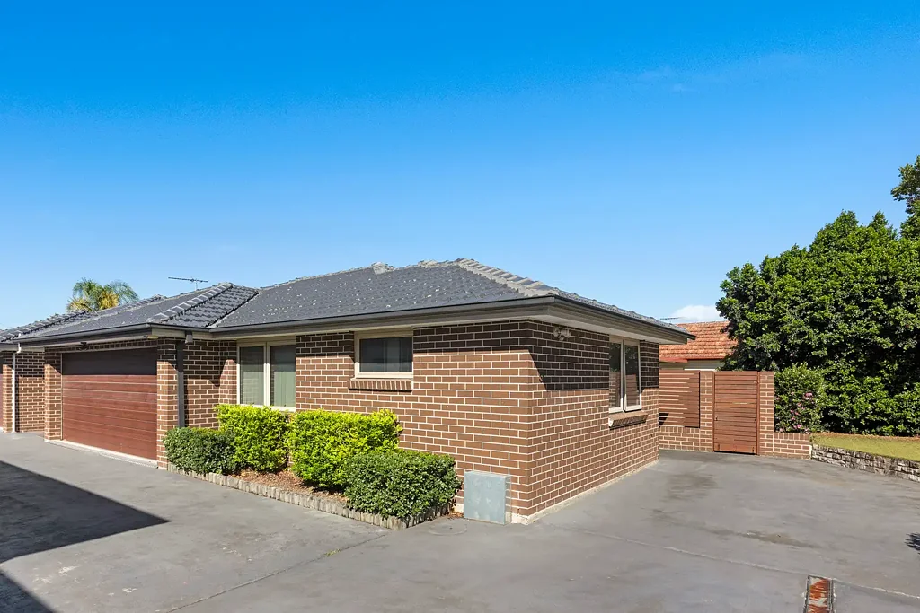 Baulkham Hills 3部屋 Family Sized Villa / Convenient location