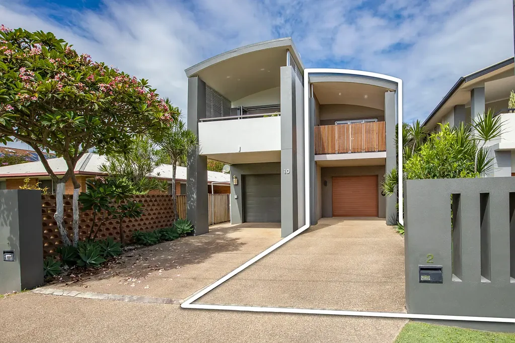 Tugun 3 Bedroom Coastal Living Meets Contemporary Design in the Heart of Tugun