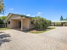 1 & 2/8 Kangaroo Street, Bentley Park