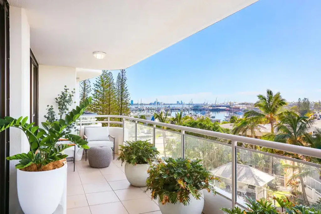Stunning Apartment - 'Bathed in Sunshine'