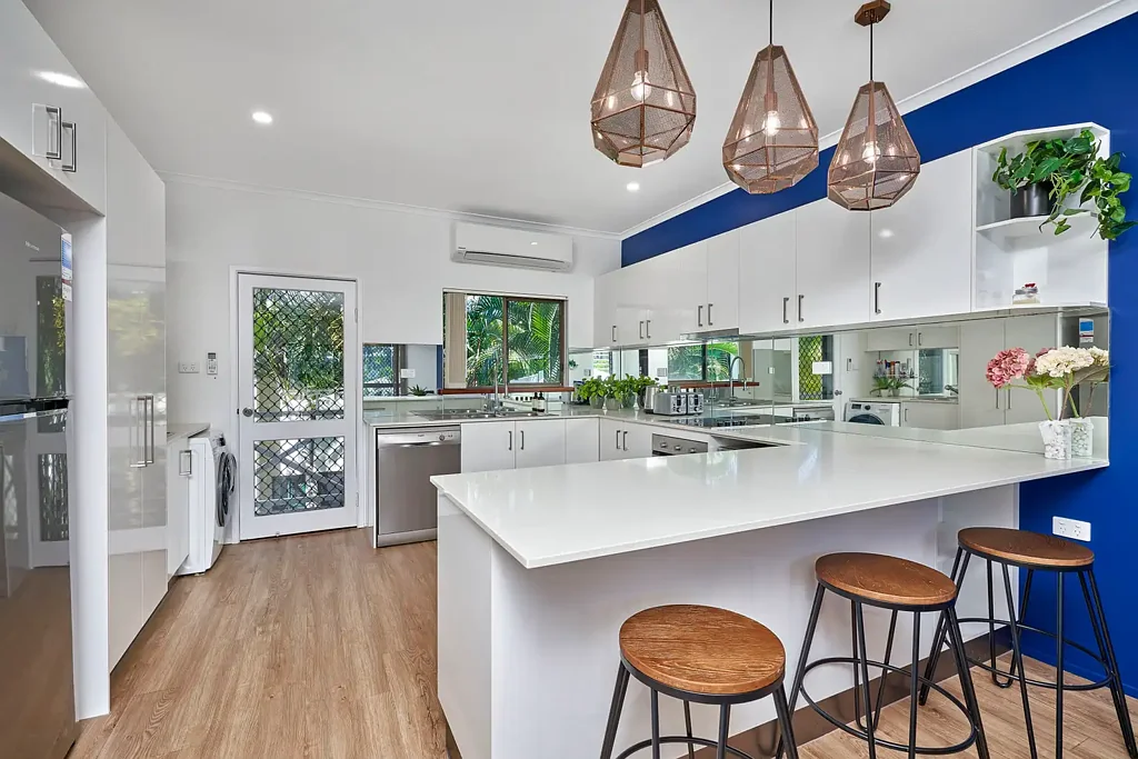 FURNISHED 3 BEDROOM UNIT STEPS AWAY FROM THE BEACH!