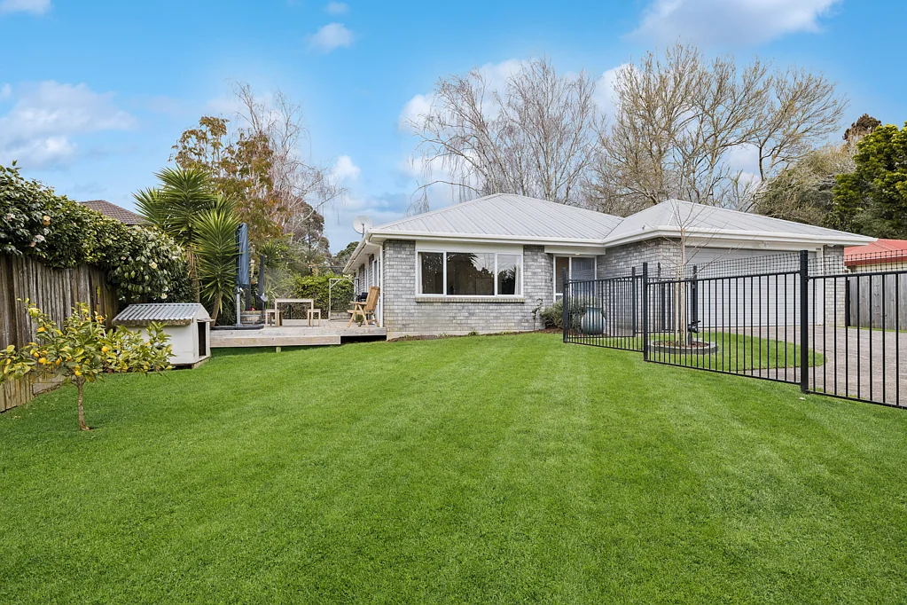 Pukekohe 3房  SUPERB LOW MAINTENANCE BRICK HOME