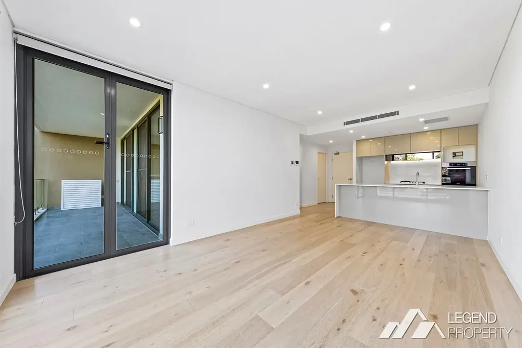 Modern 2-Bedroom Apartment with High Ceilings in Prime Eastwood Location