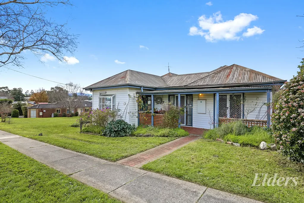Neerim South 2침실 Packed with Charm, Potential & Position on 923m²