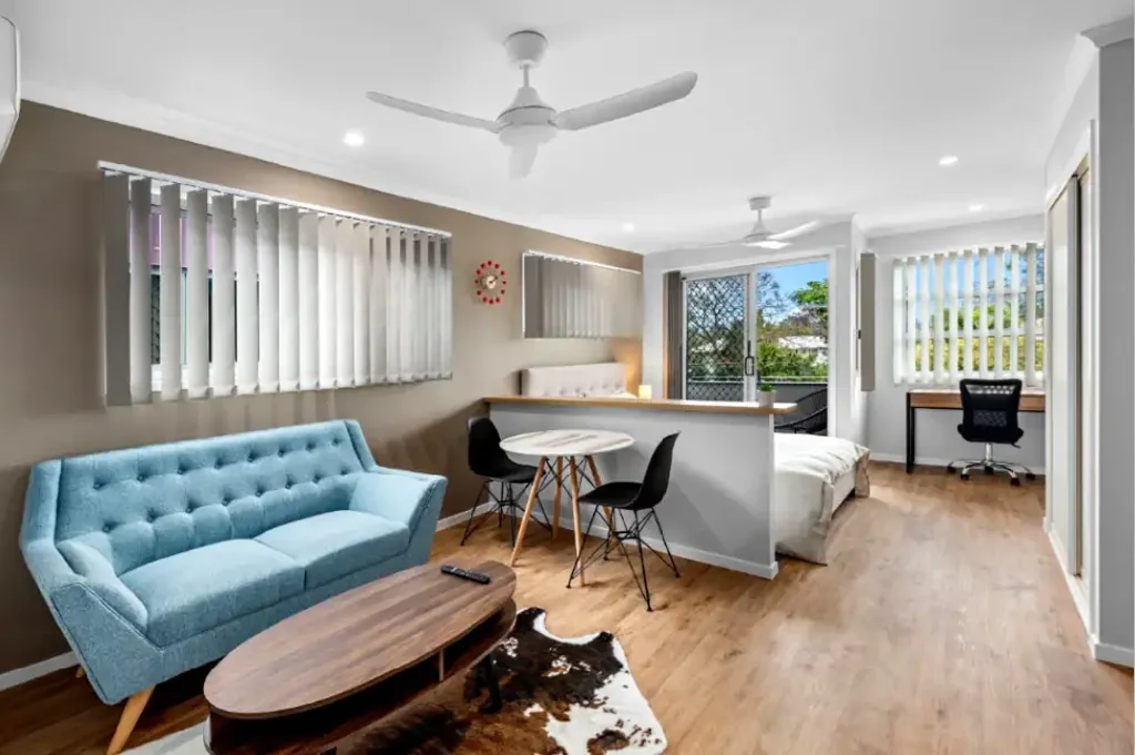 Luxury Studio Unit with Car Space