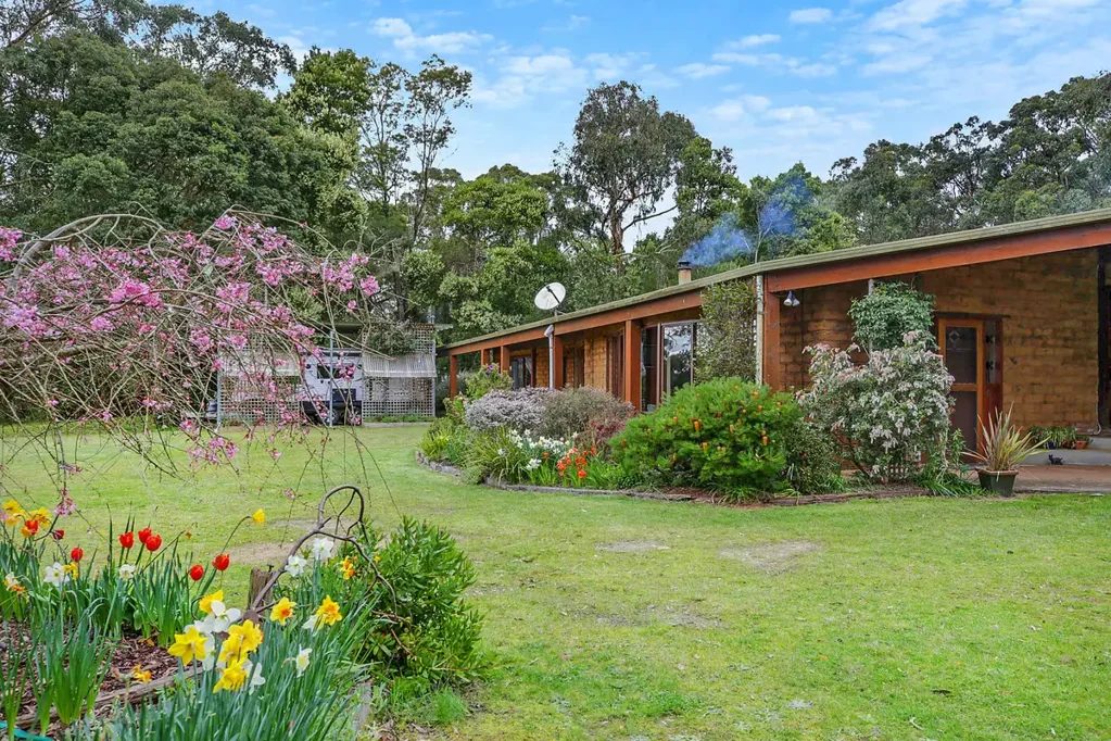135 Bushbys Road, Barongarook, VIC 3249