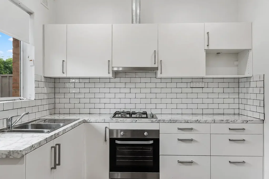 Modern 1 Bedroom Unit located in Magill.