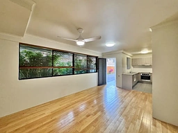 1/10 Lather Street, Southport