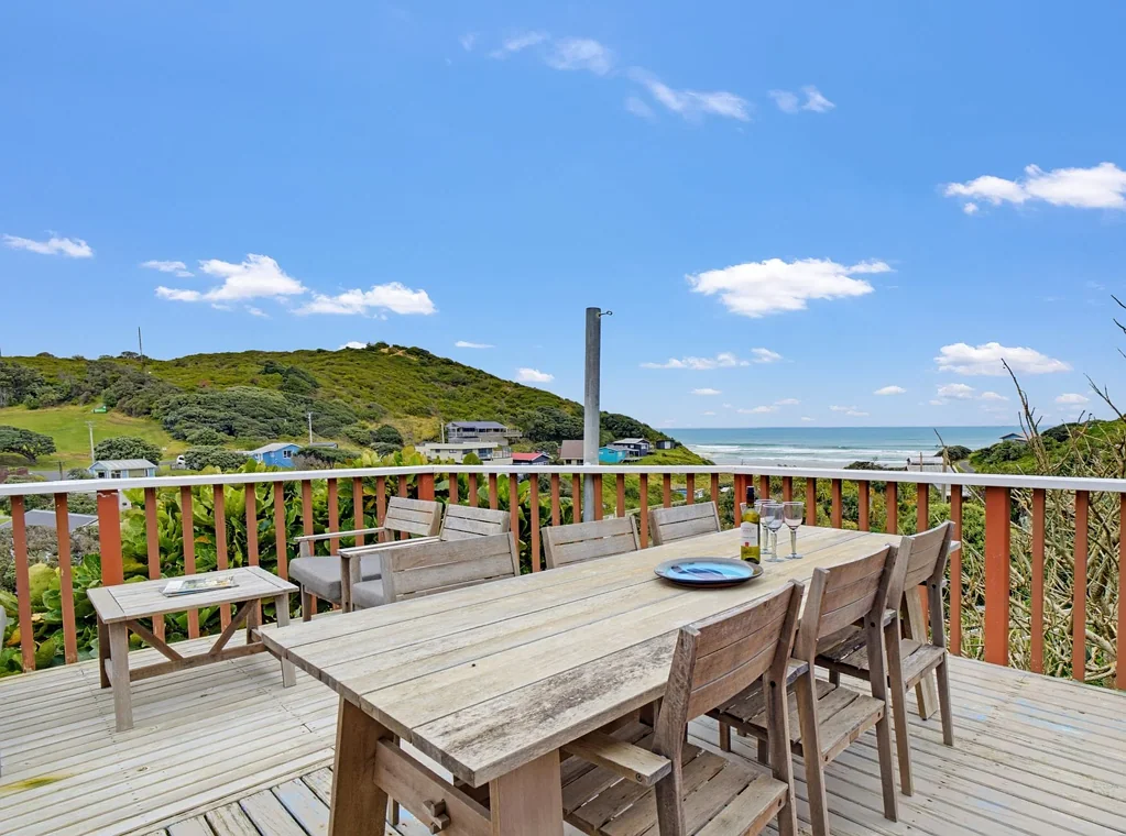 Dargaville Surrounds 3 Bedroom THE CASTLE — Character, Views & Beachside Living