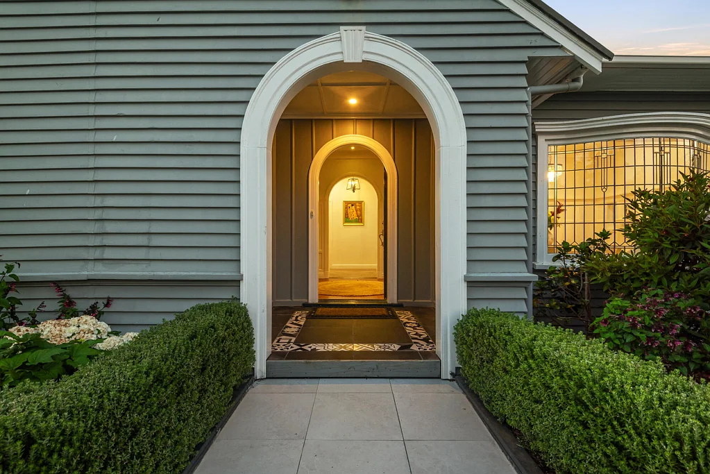 Wainui 6房  Where Elegance & Country Meet Generational Living
