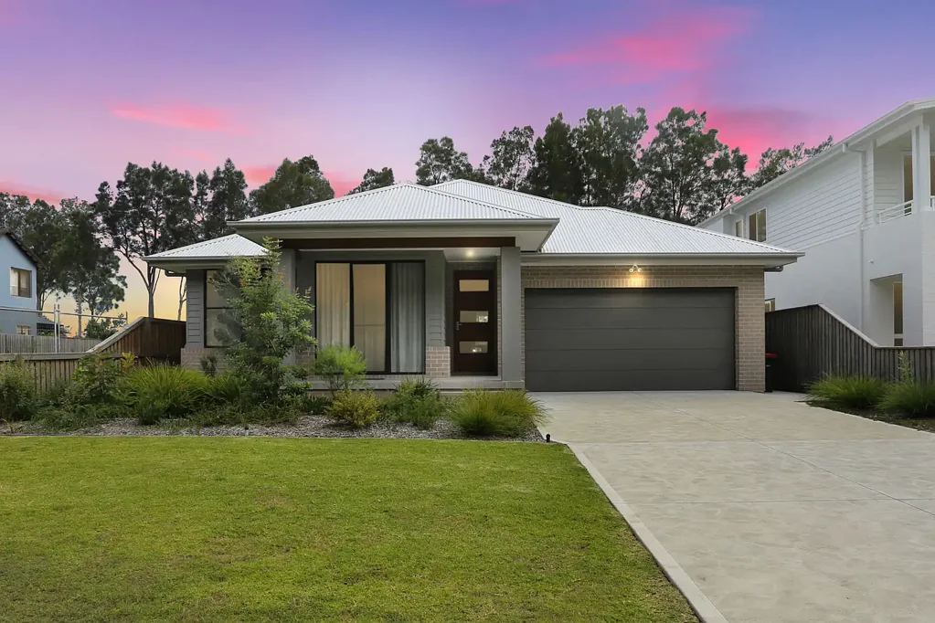 Tea Gardens 3 Bedroom Stunning Waterfront Reserve Home