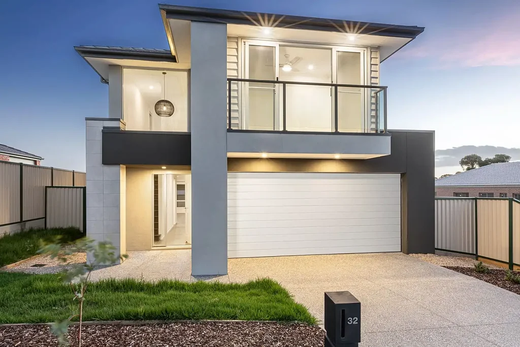 Mount Clear 4 Bedroom Stunning Double Story Home In Mount Clear