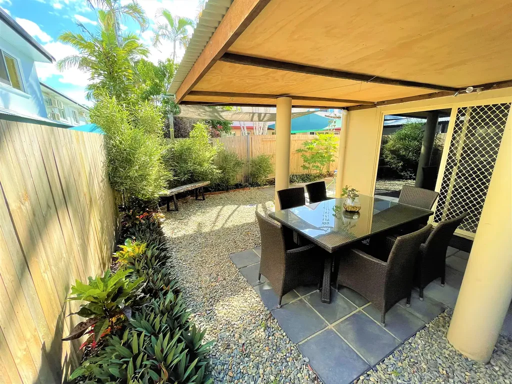 UNFURNISHED - TWO BEDROOM TOWNHOUSE WITH SECURE PARKING & POOL ACCESS