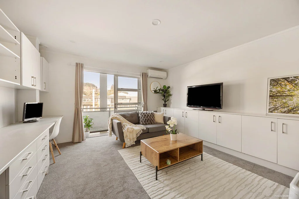 Eden Terrace 2Moenga Live In or Rent Out!
