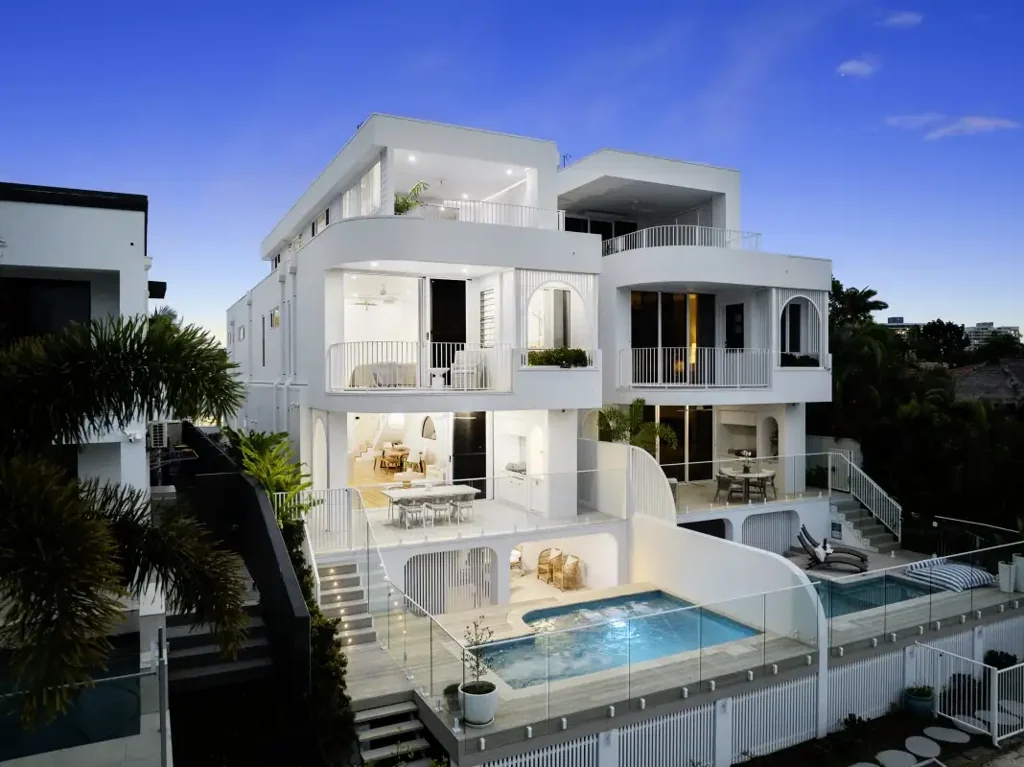 16A Rebecca Court, Broadbeach Waters, QLD 4218