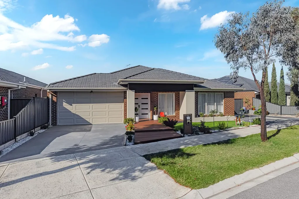 Craigieburn 5ਬੈੱਡਰੂਮ Modern Family Living at Its Finest - 16 Peninsula Crescent, Craigieburn