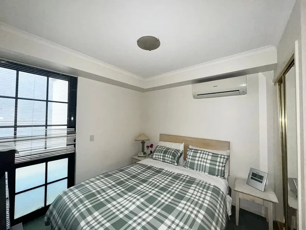 Stylish 1-Bedroom Fully Furnished Apartment in Prime Location!