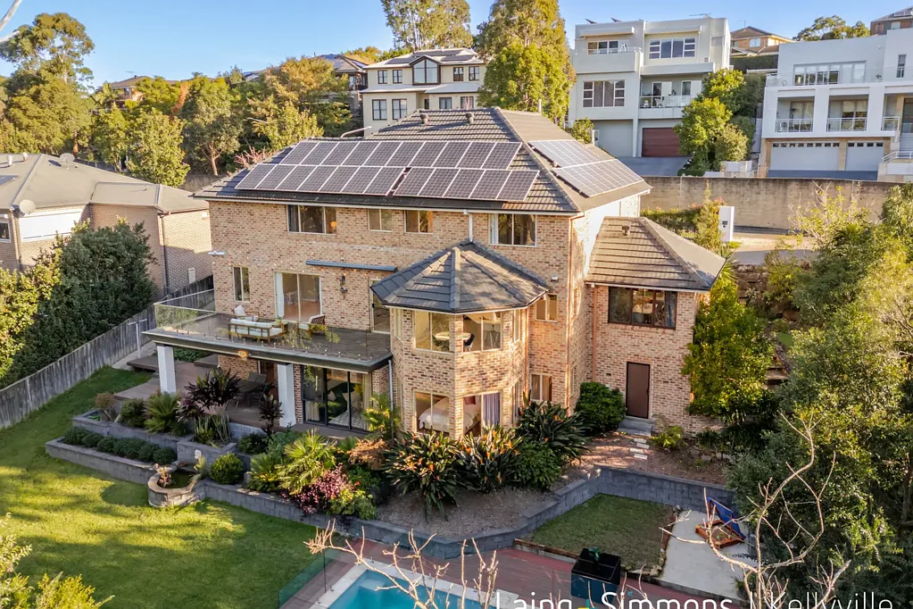 Kellyville 6ਬੈੱਡਰੂਮ Luxury and grandeur meet nature. Completely self-contained lower level.