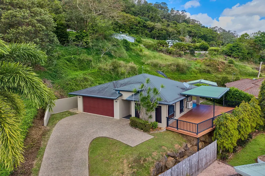4 Lake Morris Road, Kanimbla, QLD 4870