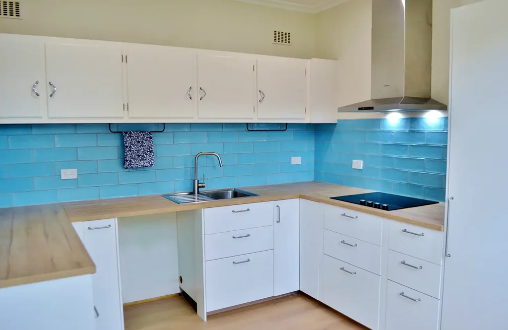 South Plympton 1Zimmer Freestanding Unit Between City and Sea