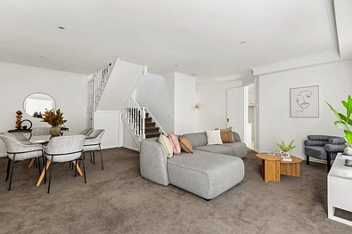 Armadale 3 Slaapkamer Outstanding Opportunity Awaits - Priced to Sell!