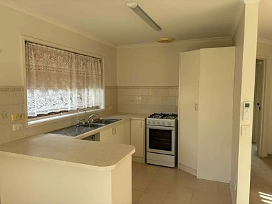 2/198 High Street, Broadford, VIC 3658, 2 Bedrooms, 1 Bathrooms, House