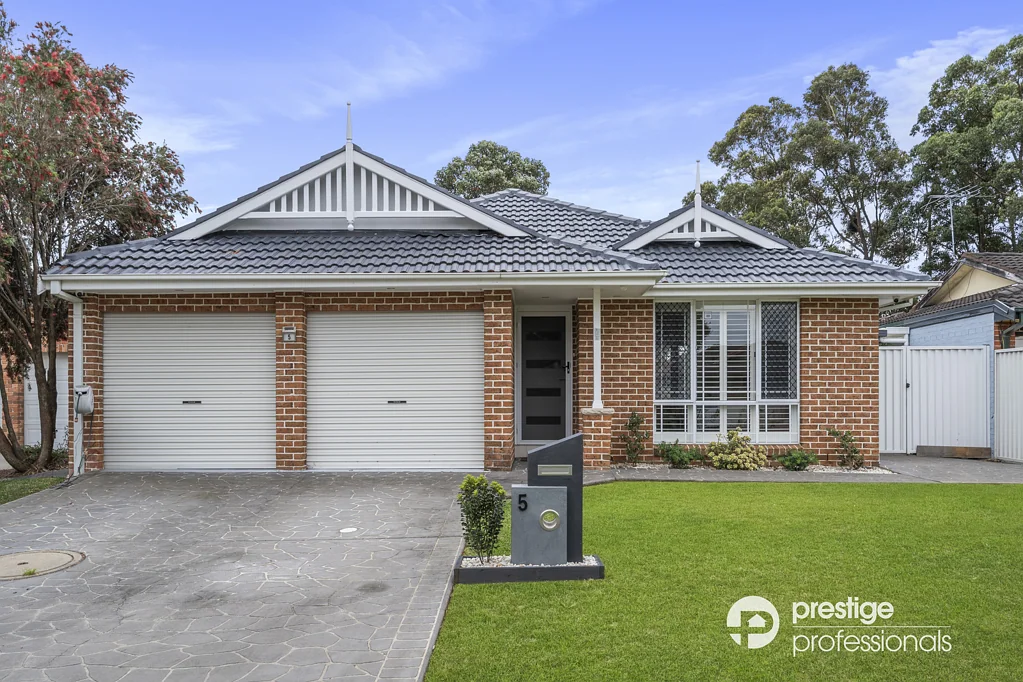 5 Wollemi Court, Wattle Grove, NSW 2173