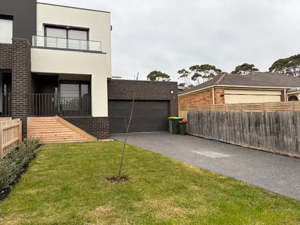 5 bedroom brand new coastal town house