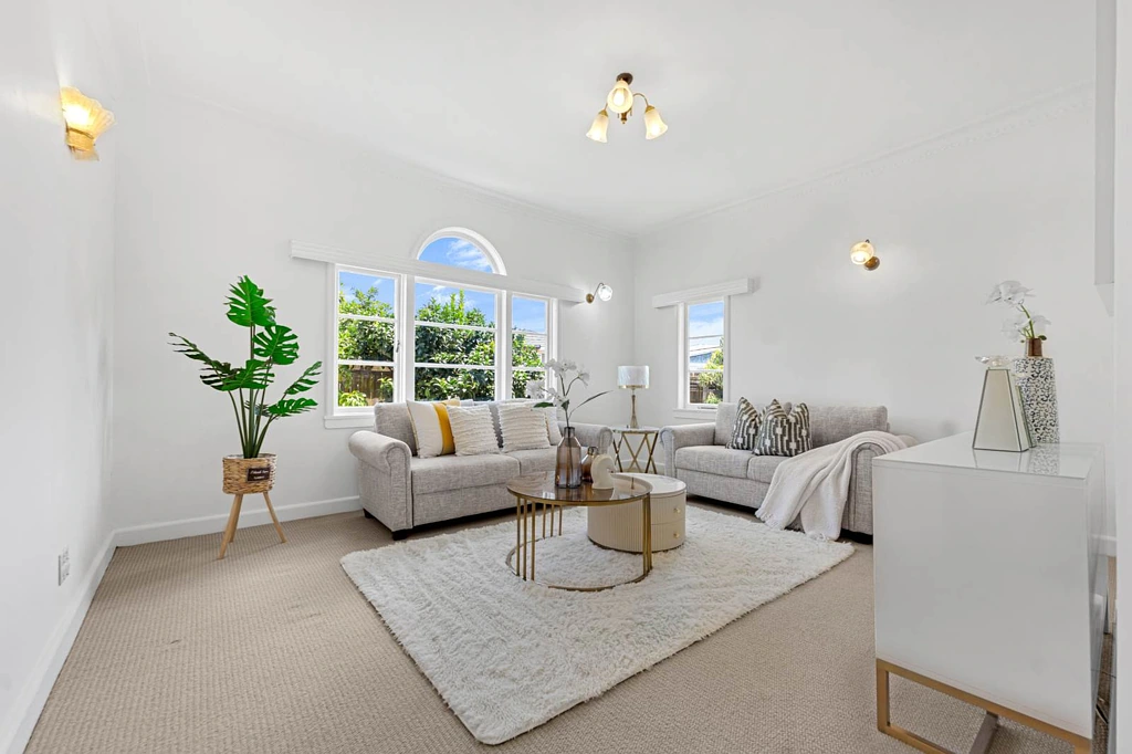Pakuranga Heights 4房  Urgent Sale, Ignore CV, Bring Your Offer
