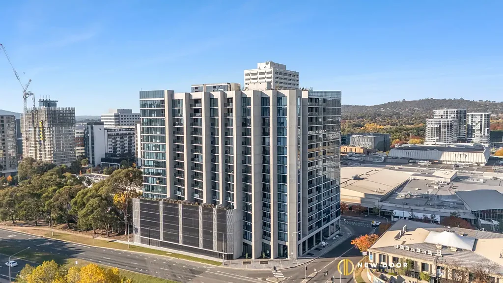 Phillip 2Zimmer Modern Level-7 Living in the Heart of Woden