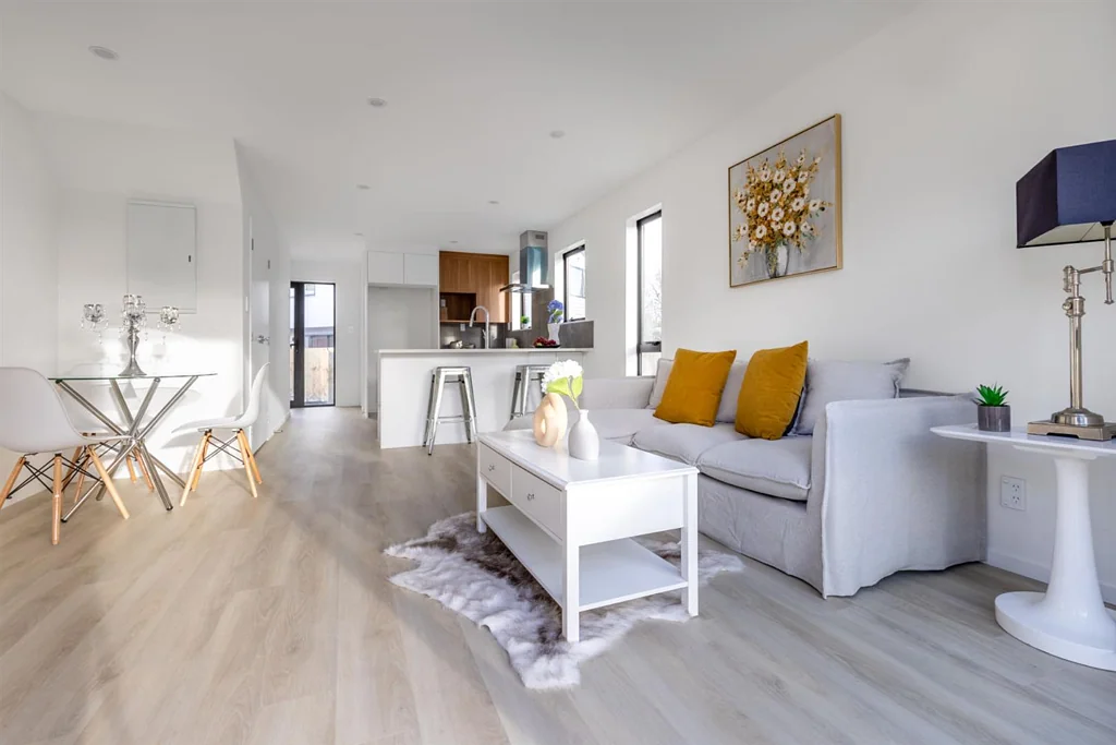 2/5 Thompson Street, Mangere East, Auckland