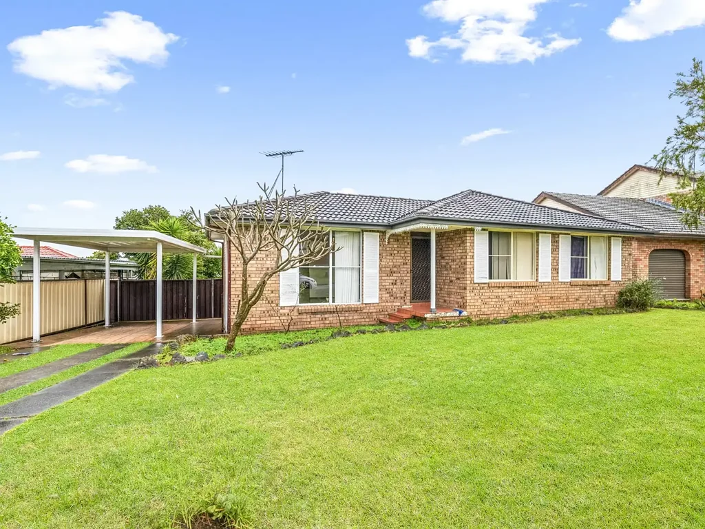 11 Chaperon Cres, Minto, NSW 2566