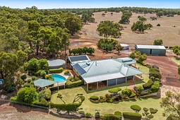 290 Powderbark Road, Lower Chittering