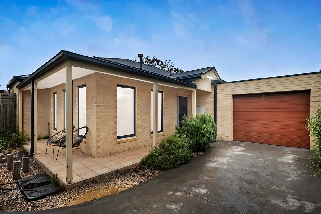 Mccrae 3房 宽敞起居用餐 私密带顶棚露台 现代厨房燃气灶 浅色调舒适家 靠近McCrae Plaza 海滩公园近便 Contemporary 3 bedroom villa unit