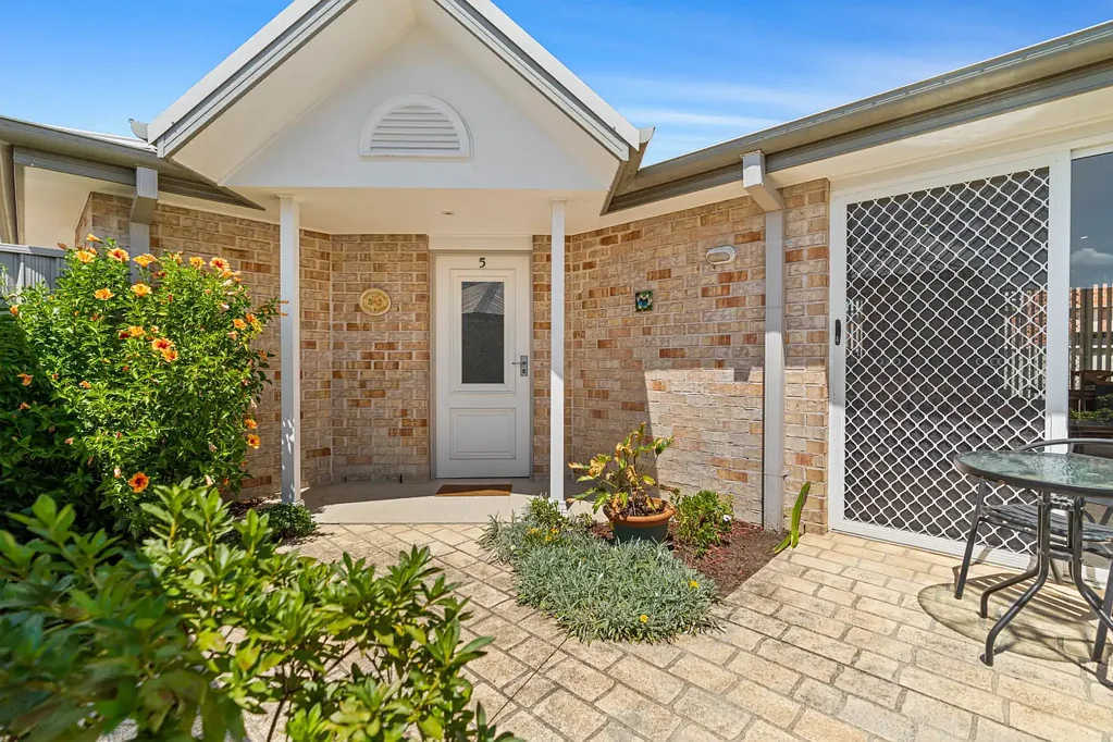 Davistown 2 Bedroom Single Level Villa in Small Complex
