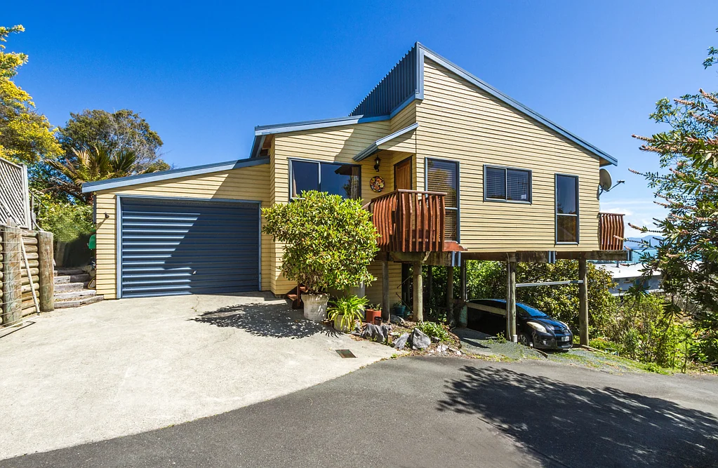 Nelson City 4房  Great Views. Great Home.