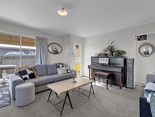 8 Leslie Place, Deanwell, Hamilton
