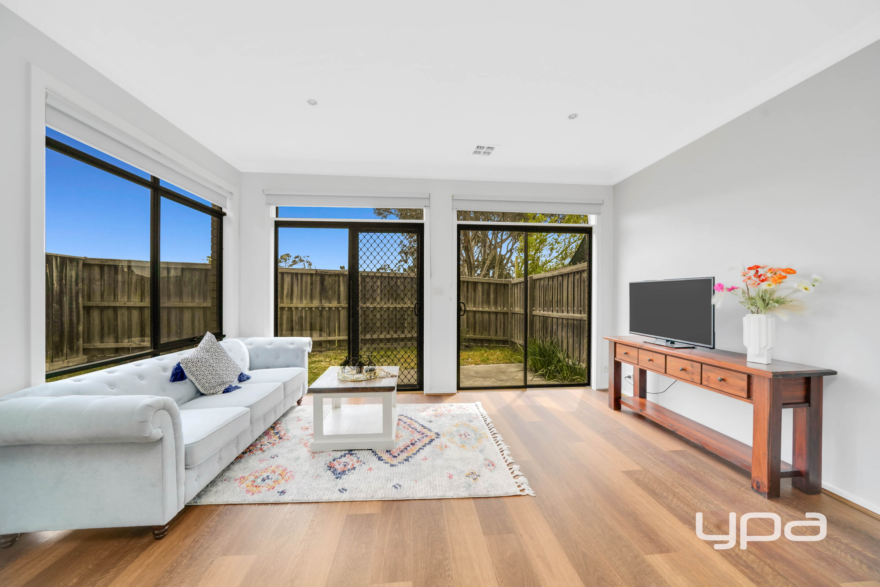 19 CRESTVIEW CL, ROXBURGH PARK VIC 3064, 0 chambres, 0 salles de bain, House