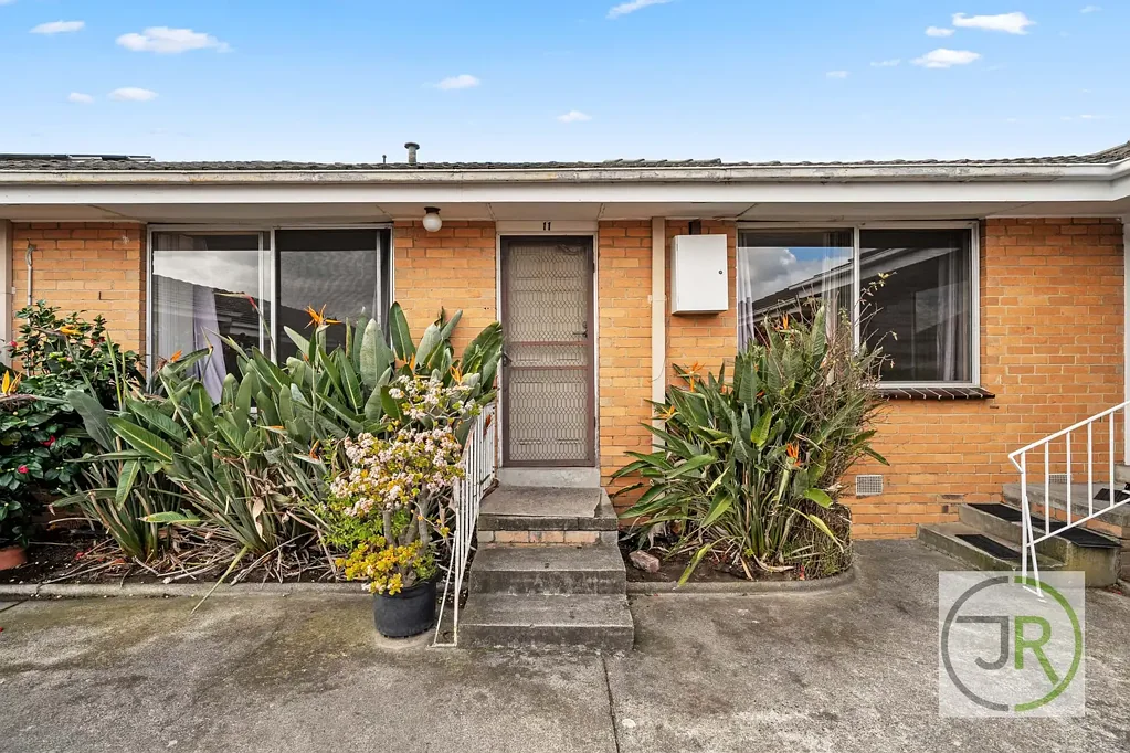 Dandenong 2chambre Great Start Out or Perfect Investment - Over 5.8% Return