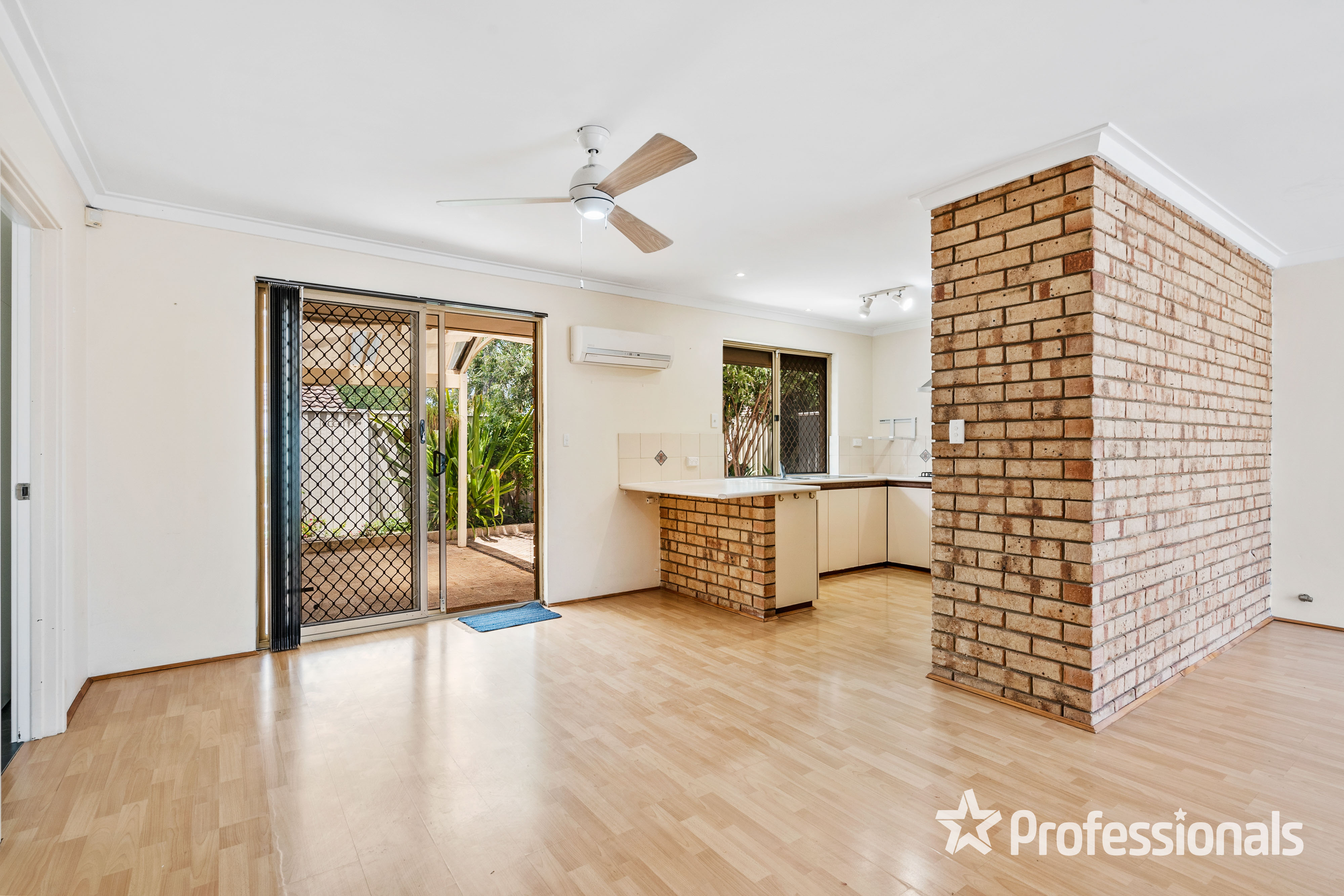 UNIT 10 51 CYRIL ST, BASSENDEAN WA 6054, 0 chambres, 0 salles de bain, House