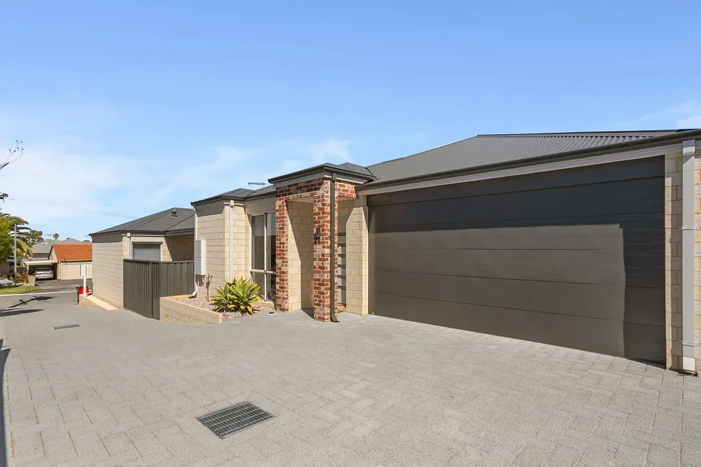 3B Windsor Place, Kallaroo, WA 6025