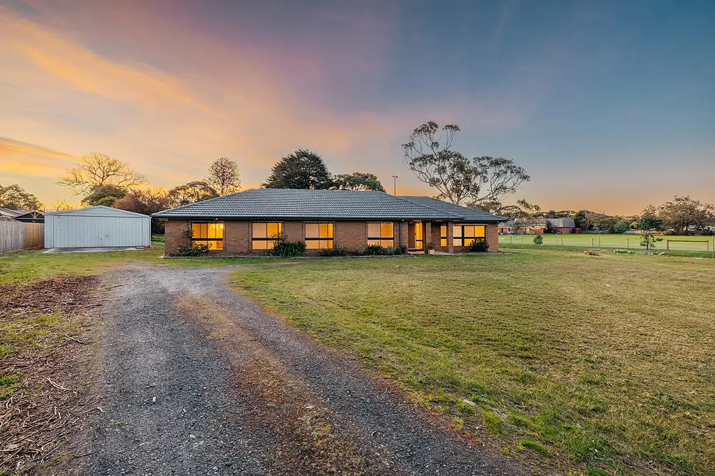 SENSATION ONE ACRE FAMILY HOME